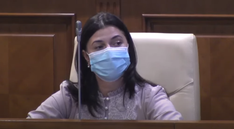 Наталья Молошаг выступит с брифингом после того, как СМИ написали об участии осужденного за сутенерство в работе Офиса Народного адвоката