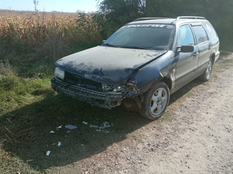 Контрабанда табака. В приграничной зоне было однаружено два автомобиля и надувная лодка, есть подозреваемые