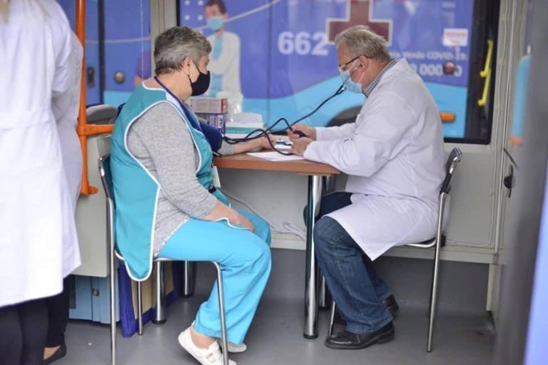 В Молдове полный курс вакцинации прошло более 960 000 человек