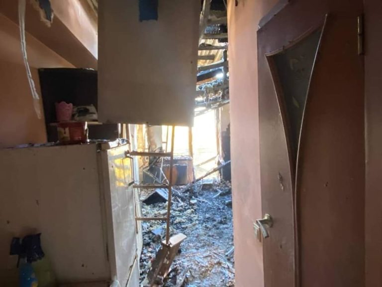 (ФОТО) Как выглядит сгоревшая мансарда в Кишиневе. Примар заявил, что её построили из легковоспламеняющихся материалов