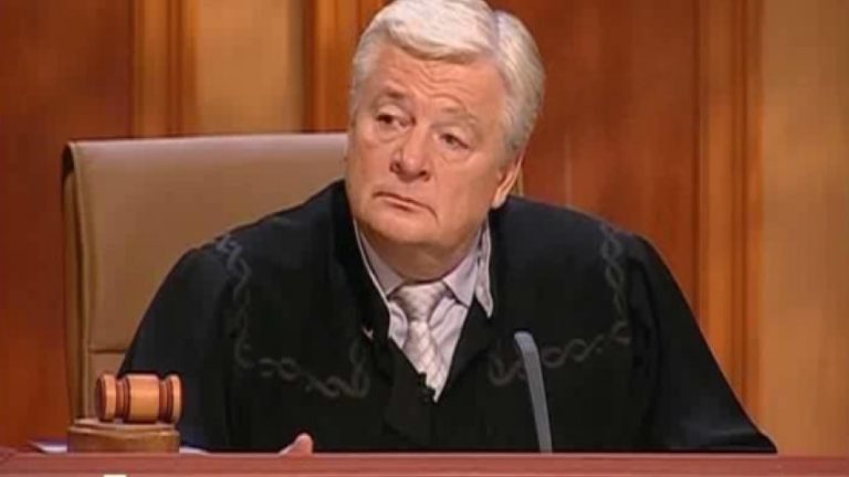 Ведущий программы «Суд присяжных» Валерий Степанов умер от COVID-19