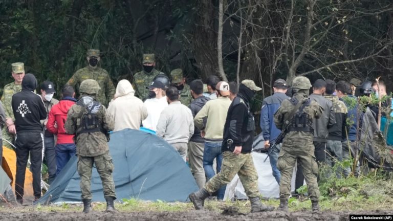 СМИ: в ФРГ расследуют причастность Лукашенко к контрабанде мигрантов