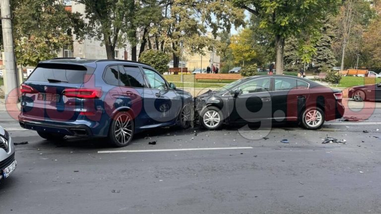 На Рышкановке произошло ДТП: столкнулись BMW X5 и Toyota Avensis