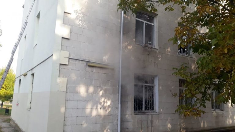 В Кишиневе загорелась комната в общежитии. Подробности предоставлены пожарными