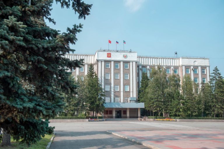 Первый российский регион ввел комендантский час и приостановил движение общественного транспорта в нерабочие дни