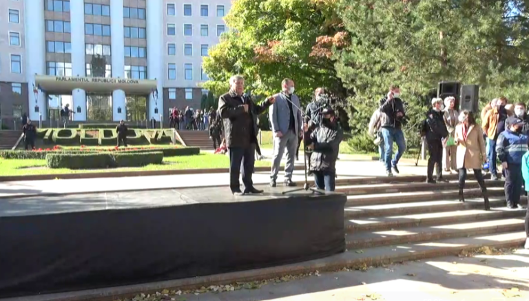 Экс-прокурор Кишинева Иван Дьяков на акции протеста ПСРМ: «Я сказал ему, Саша, тебя арестуют»
