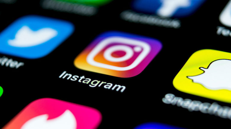 Instagram вернет хронологический показ постов после расследования опасного влияния приложения на подростков