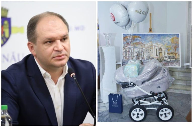 Примария Кишинева вручила диплом и подарки первому малышу, родившемуся в храмовый праздник столицы