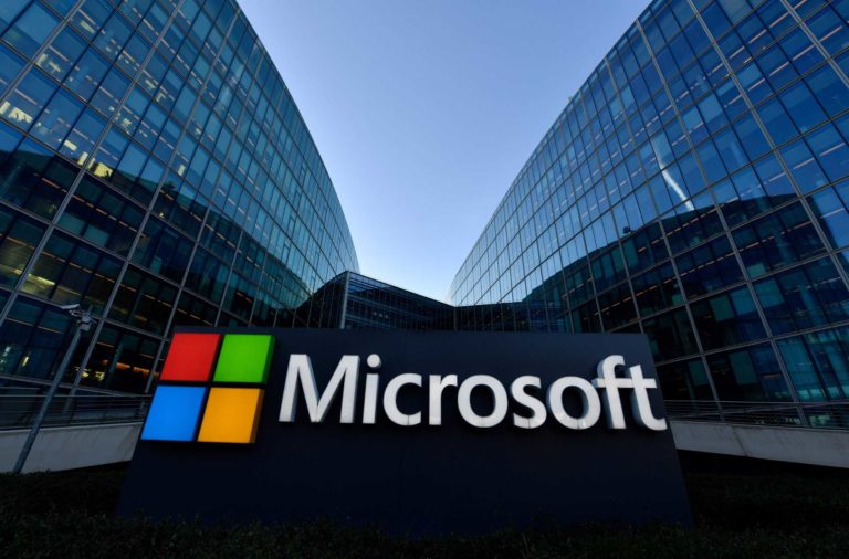 Microsoft стала самой дорогой компанией в мире. Ее стоимость достигла почти 2,5 триллиона долларов