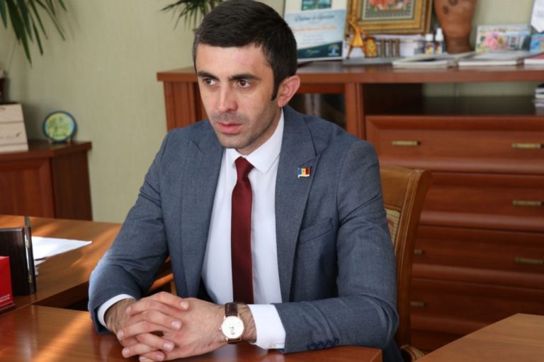 Суд оштрафовал председателя Дрокиевского района и лишил его права занимать должность на 7 месяцев