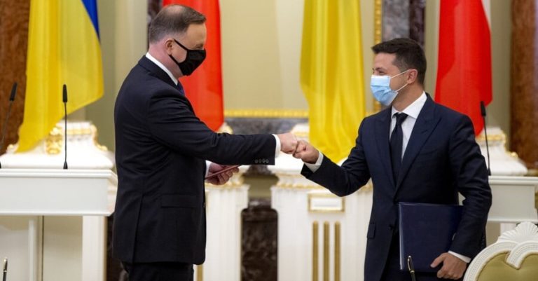 Зеленский провел телефонный разговор с президентом Польши. Что они обсудили?