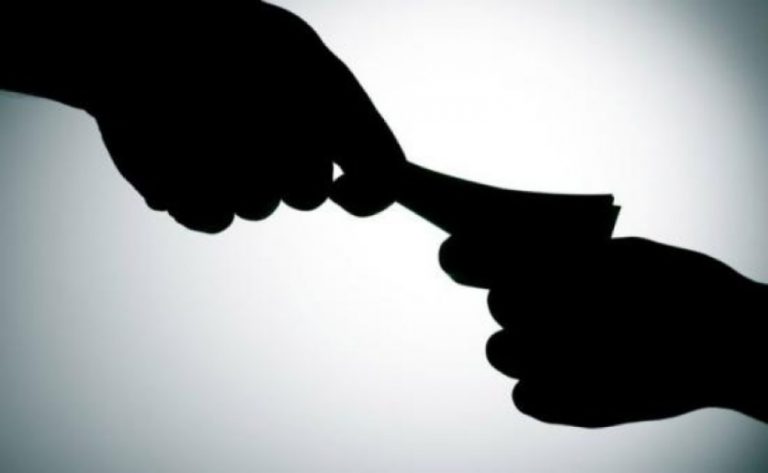 Мужчина из Бельц задержан за взятку в 5 тысяч леев. Ему грозит тюремный срок