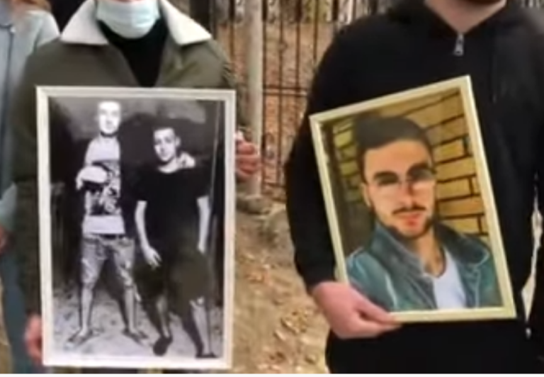 Подозреваемого в двойном убийстве в Бельцах отправили под домашний арест, поскольку у него близорукость