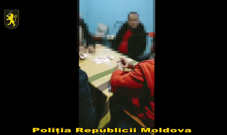 (UPDATE) Играли в карты на деньги. В Сороках задержаны девять мужчин