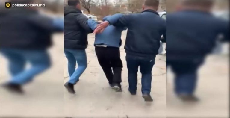 (ВИДЕО) В Кишинев задержан мужчина, сдавший авто своего знакомого на металлолом