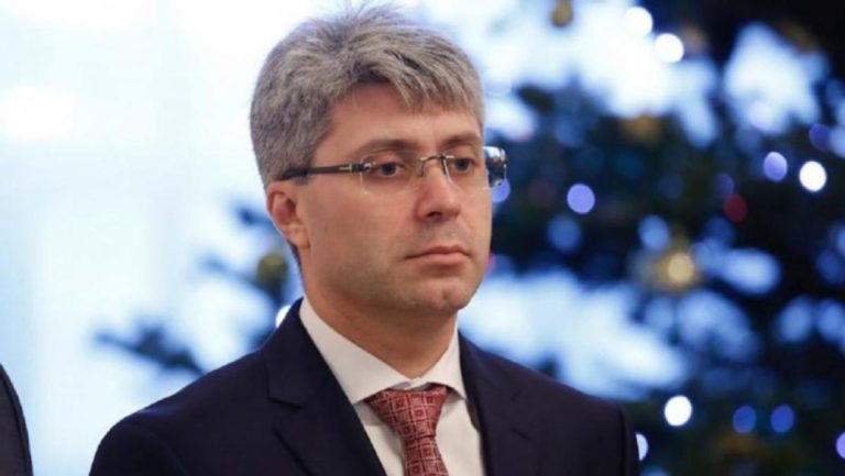 СРОЧНО! Руслан Флоча отстранен от должности после оценки Парламента