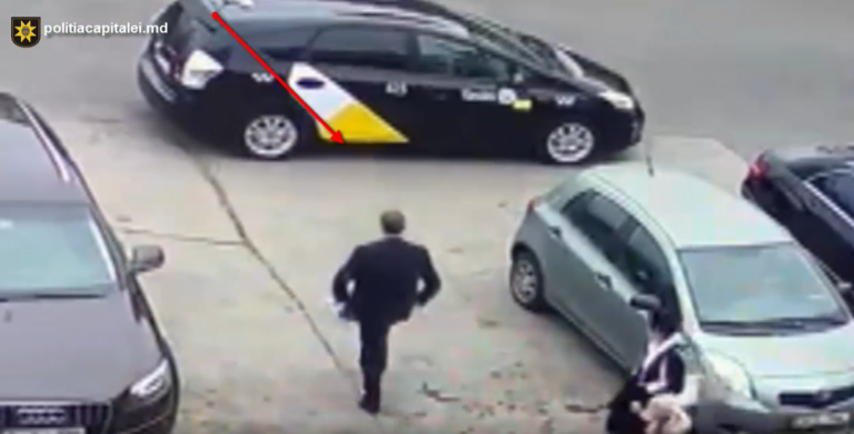 (ВИДЕО) В секунду лишился десятков тысяч евро: в Кишиневе задержаны трое подозреваемых в мошенничестве