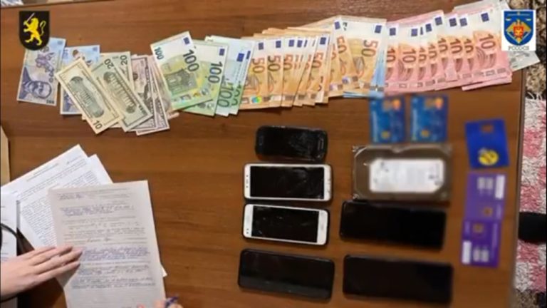Серия обысков. Было задержано 24 человека по делу о мошенничестве на сумму около 2 миллионов леев