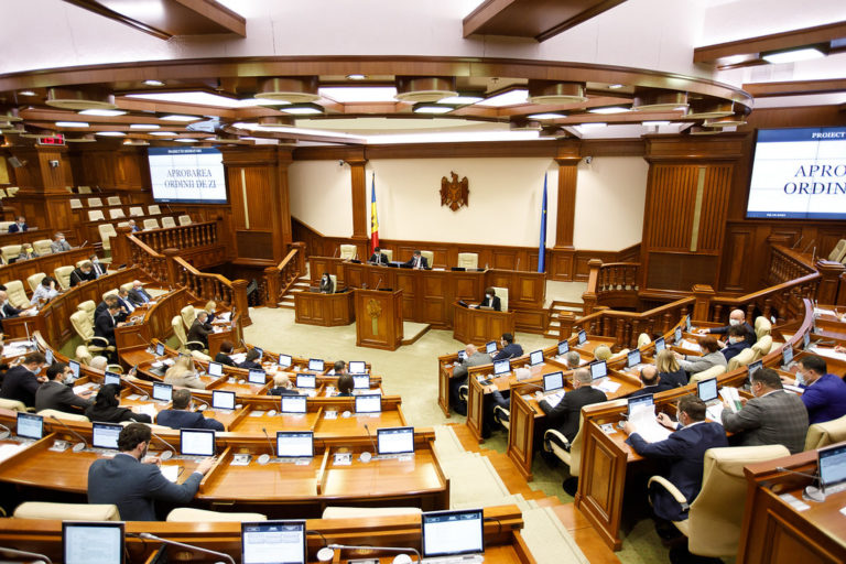 Закон об амнистии к 30-летию независимости одобрен в первом чтении