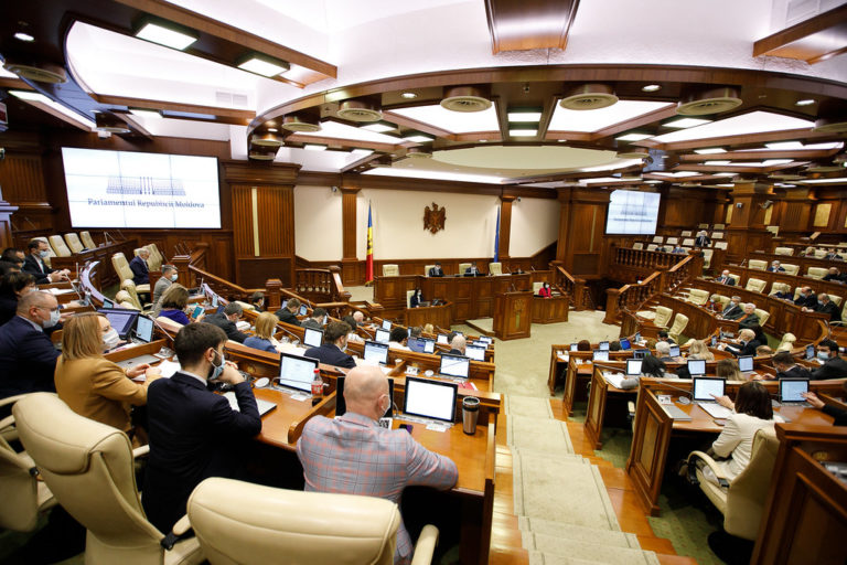 На должность генпрокурора смогут претендовать и лица, получившие юридический опыт за рубежом