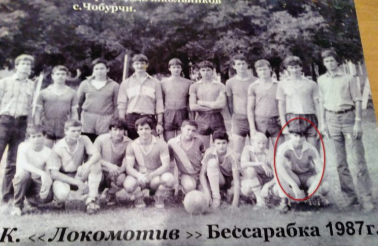 Воспитанник детской футбольной школы из Чадыр-Лунги подарил своему тренеру автомобиль