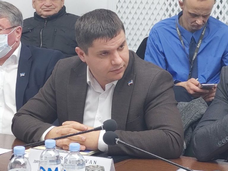 «Это был торг за свой Исполком» — лидер фракции социалистов о «политике» спикера Народного собрания Гагаузии