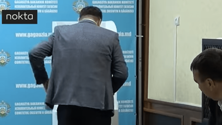 NO COMMENT: Проголосовал, сфотографировал? Депутат НСГ Кадын достал телефон в кабинке для голосования