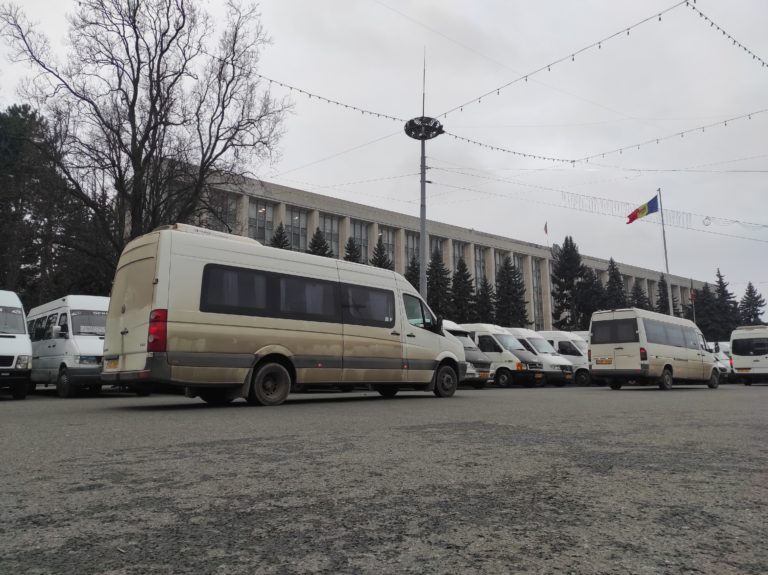 Перевозчики объявили о забастовке: на три дня приостановят работу пассажирских маршрутов