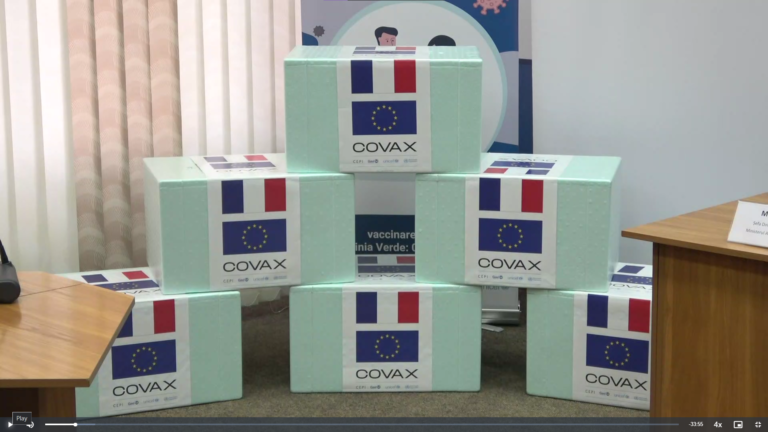 Франция передала Молдове 230 000 доз вакцины Модерна