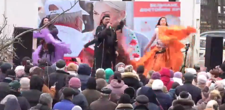 (LIVE) Партия «Шор» организовала концерт у суда Бельц, где рассматривается запрос ЦИК об отстранении Таубер