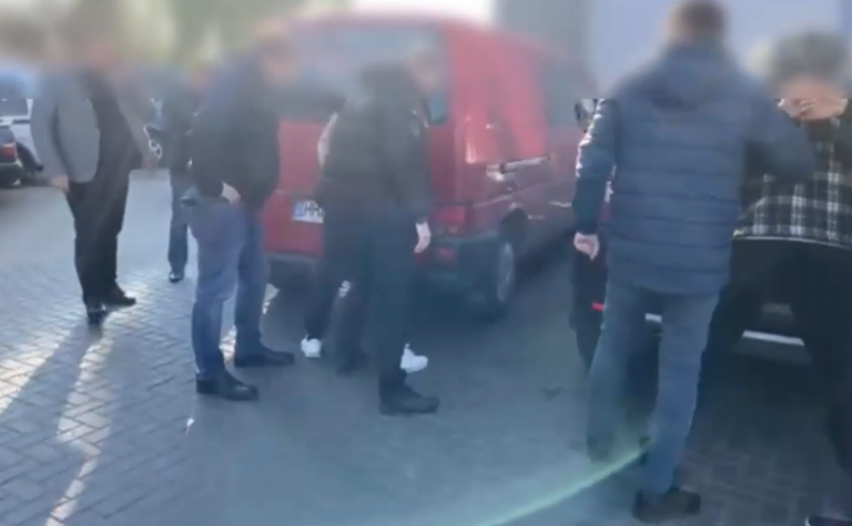 (ВИДЕО) В Кишиневе прикрыли ещё один онлайн-магазин с наркотоваром на четверть миллиона