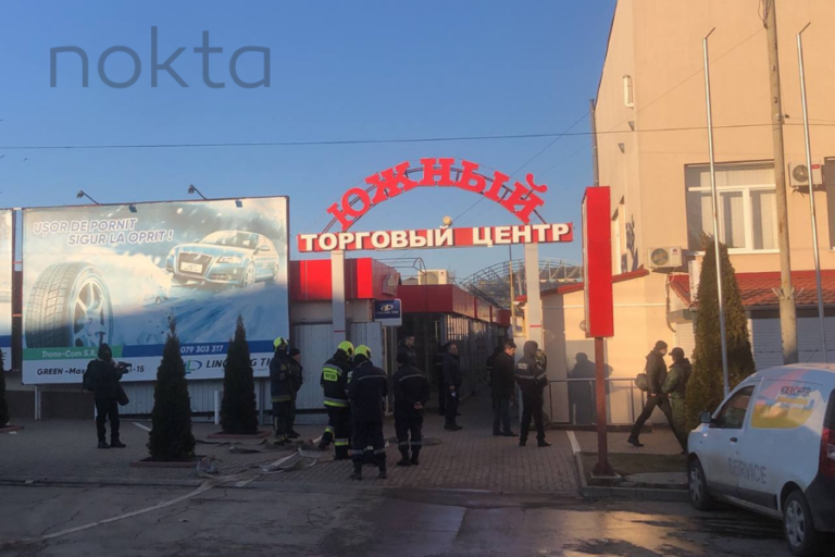 (ФОТО) Как на трех рынках Комрата искали бомбы