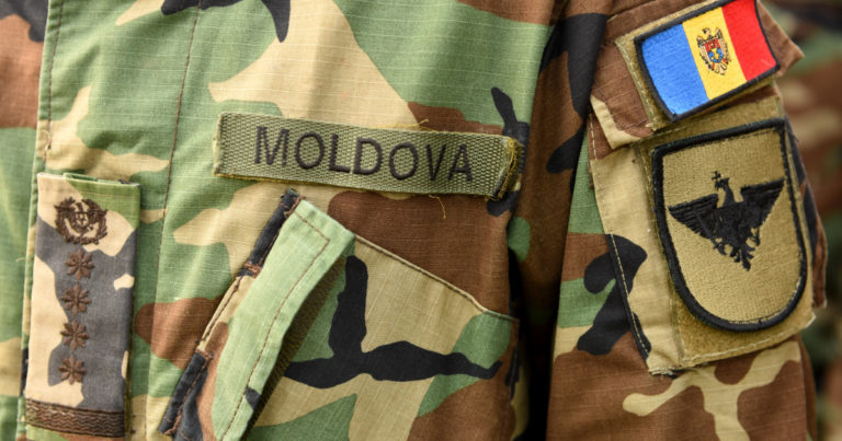 Военные, которые подозреваются в убийстве 21-летнего мужчины в парке Долина роз, остаются под арестом