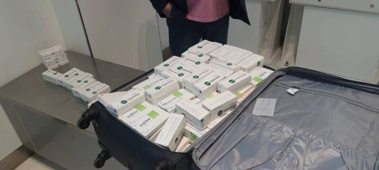 Сотни коробок с препаратами от COVID-19 пытались ввезти в Молдову контрабандой