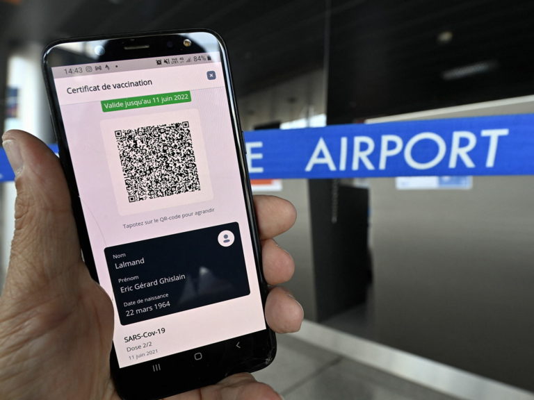 Срок действия COVID-сертификатов в Евросоюзе сократили до девяти месяцев