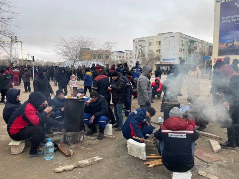 В Казахстане продолжаются протесты. Митингующие в Жанаозене выдвинули 4 требования