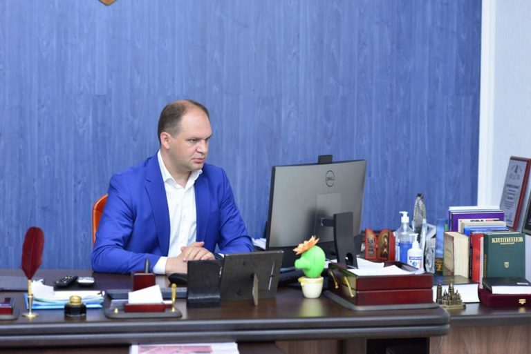 В сети появилась страница с названием партии, которую намерен создать примар Кишинева. Чебан назвал ее фейковой
