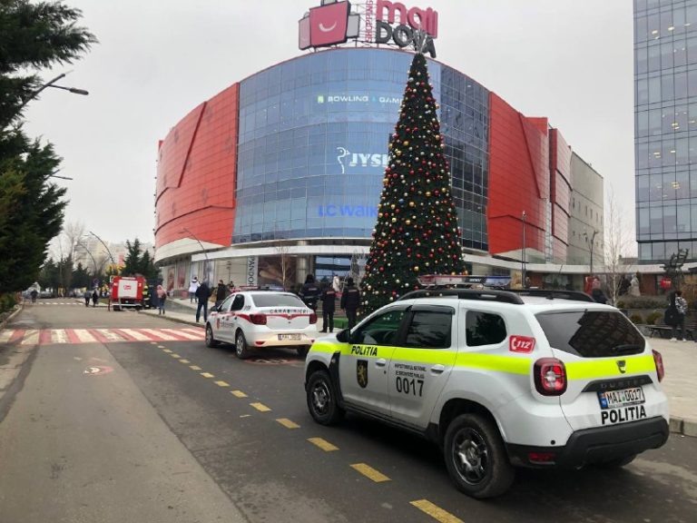 (UPD) Сообщение о бомбе в торговом центре MallDova. Полиция обнаружила подозрительный пакет