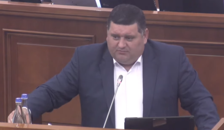 «ЧП несёт неопределенность»: Блок коммунистов и социалистов не проголосует за введение режима ЧП в Молдове
