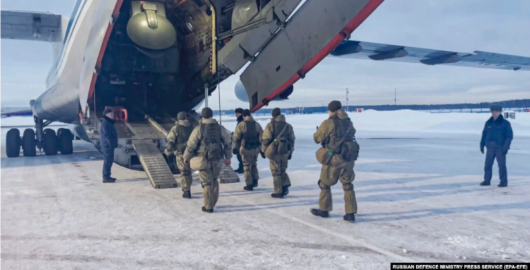 Российские военные взяли под контроль аэропорт Алма-Аты