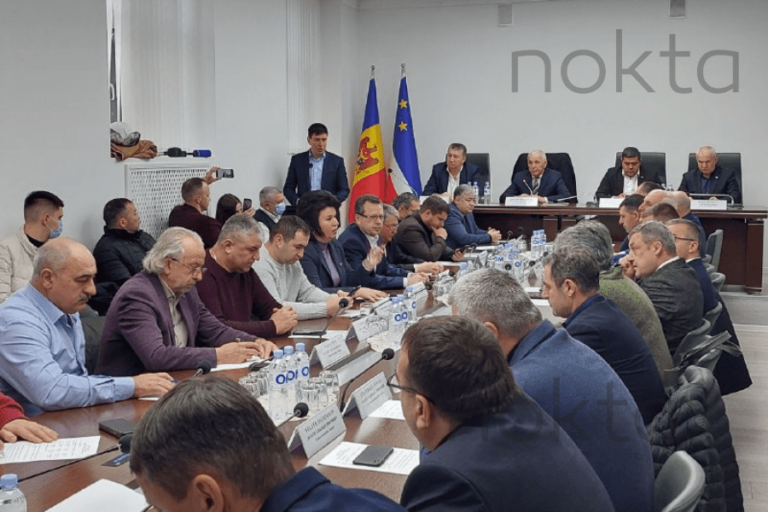Спикер снова не избран. Депутаты раскрывают детали переговоров