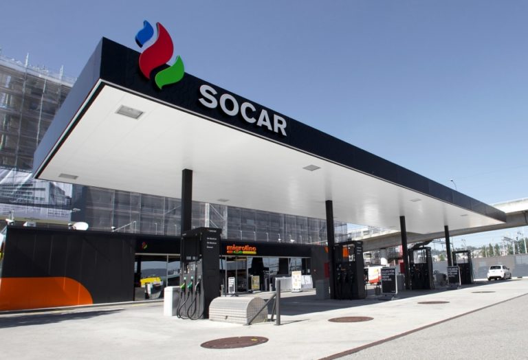 Азербайджанские заправки SOCAR будут бесплатно будут давать топливо скорым и спасателям в Украине