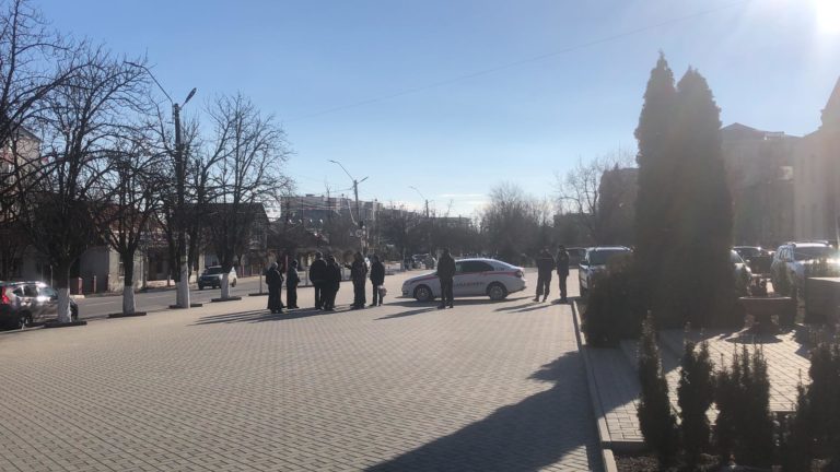 LIVE TEXT. Митинг перед зданием Народного собрания Гагаузии