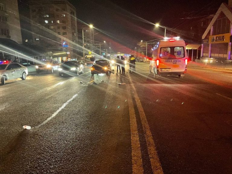 (ФОТО) В Кишиневе в результате ДТП погиб пешеход. Он переходил дорогу не по правилам