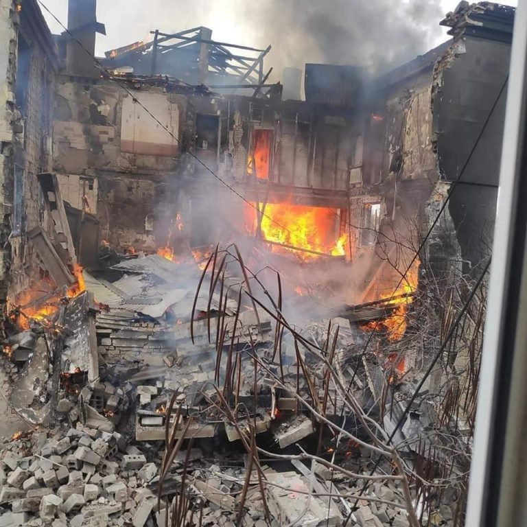 (ФОТО)»Оккупированы и почти уничтожены». Счастье, Станица Луганск и Волноваха на грани гуманитарной катастрофы