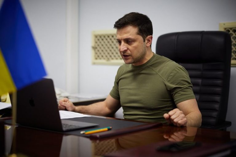 Зеленский: Франция передаст Украине оружие и военное оборудование
