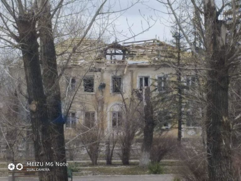 (Фото) Глава Луганской областной госадминистрации: российские войска не пускают Красный крест в город Счастье