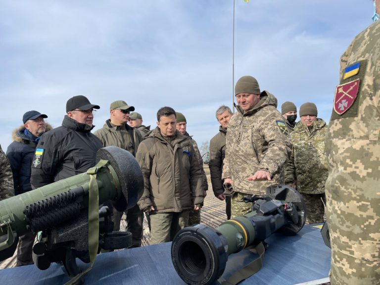 Зеленский подписал указ о временном безвизовом режиме для иностранных добровольцев
