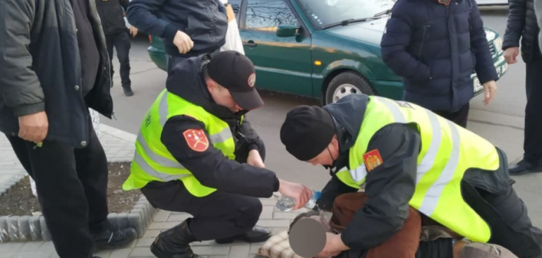 В Комрате карабинеры оказали помощь водителю, потерявшему сознание 