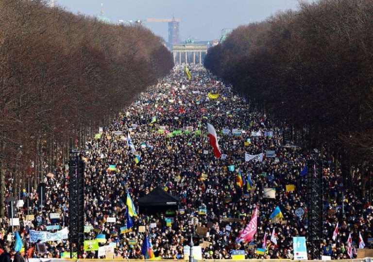 (ФОТО) Европейские города и акции против нападения России на Украину